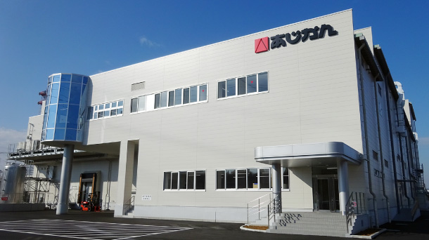 日本で食品をするのに女性を雇用します。